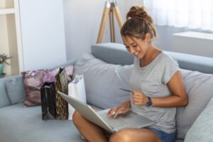 Como evitar armadilhas e garantir uma compra on-line segura - Sutti Advogados